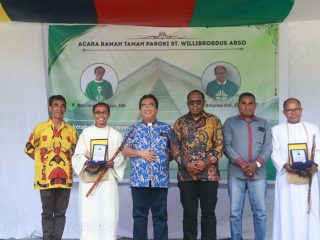 Bupati Keerom Hadiri Misa Pisah Sambut Pastor Paroki ST. Willibrordus Arso