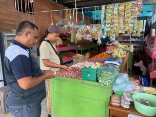 Sat Reskrim Polres Keerom Pastikan Harga Sembako Stabil