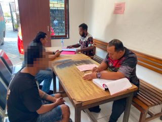 Berikan Kepastian Hukum, Polres Keerom Serahkan Tersangka dan Barang Bukti Kasus Penggelapan kepada Kejaksaan Negeri Jayapura.